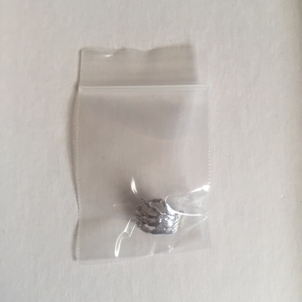 !!RESTOCKED!! Single Skeleton Hand Ear Cartilage Cuff - Picture 7 of 8